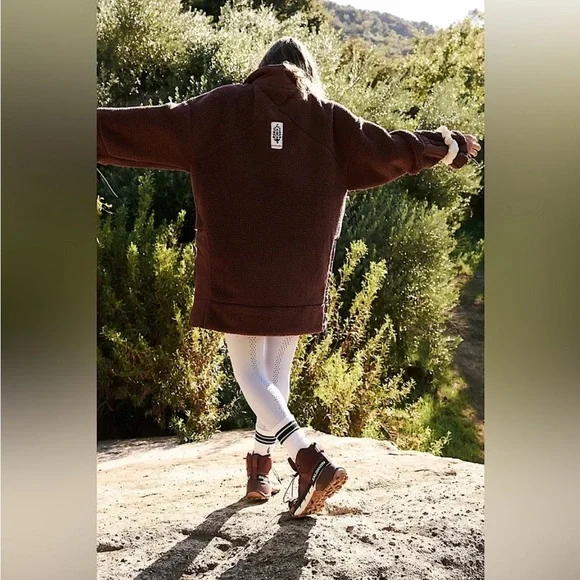 Free People Viewpoint Midi Fleece Size Medium NWT - Picture 3 of 16